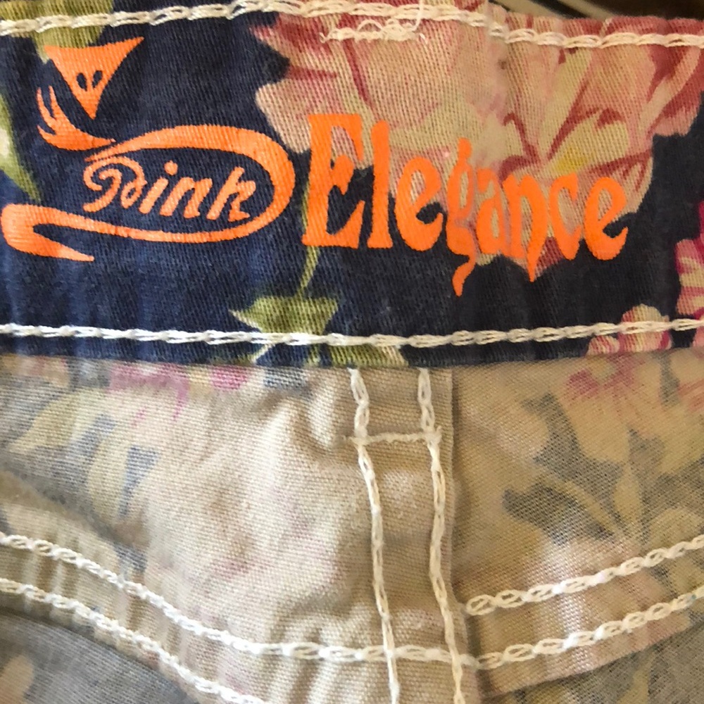 Pink Elegance floral short shorts - Picture 4 of 4